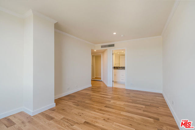 10501 Wilshire Boulevard, Los Angeles CA: https://media.crmls.org/mediaz/154acaba-c3a9-4a66-9ca1-f4b1bb2ec532.jpg