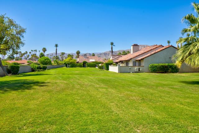 24 Calle Ardilla, Rancho Mirage CA: https://media.crmls.org/mediaz/154ad8e5-6fe1-4c1c-b6e9-7671a340ba90.jpg