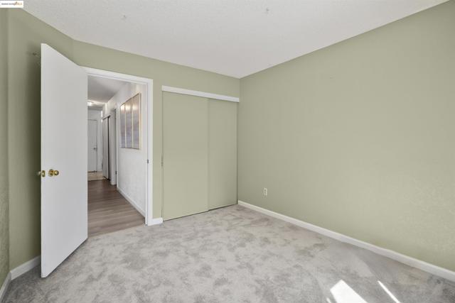 1031 Valley Oak Way, Fairfield CA: https://media.crmls.org/mediaz/154b6fc6-83e2-4cb6-af5e-91a1aeca2bc8.jpg