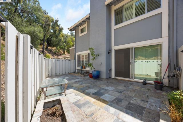 34 Chimney Rock, Oakland CA: https://media.crmls.org/mediaz/154b79f7-810c-492a-9db3-86c14a6f4ee0.jpg