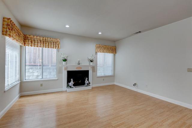 559 Topley Court, Vallejo CA: https://media.crmls.org/mediaz/154baf48-99b1-403c-9ea3-1813a166167f.jpg