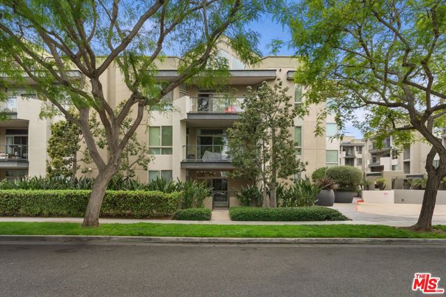 13044 Pacific, Playa Vista CA: https://media.crmls.org/mediaz/154c1aac-0aca-4045-8964-c29dc93e120e.jpg
