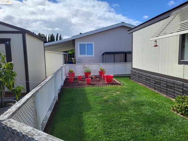 537 Cumana Cir, Union City CA: https://media.crmls.org/mediaz/154c24ef-50a3-4691-99c0-3536a95781b6.jpg