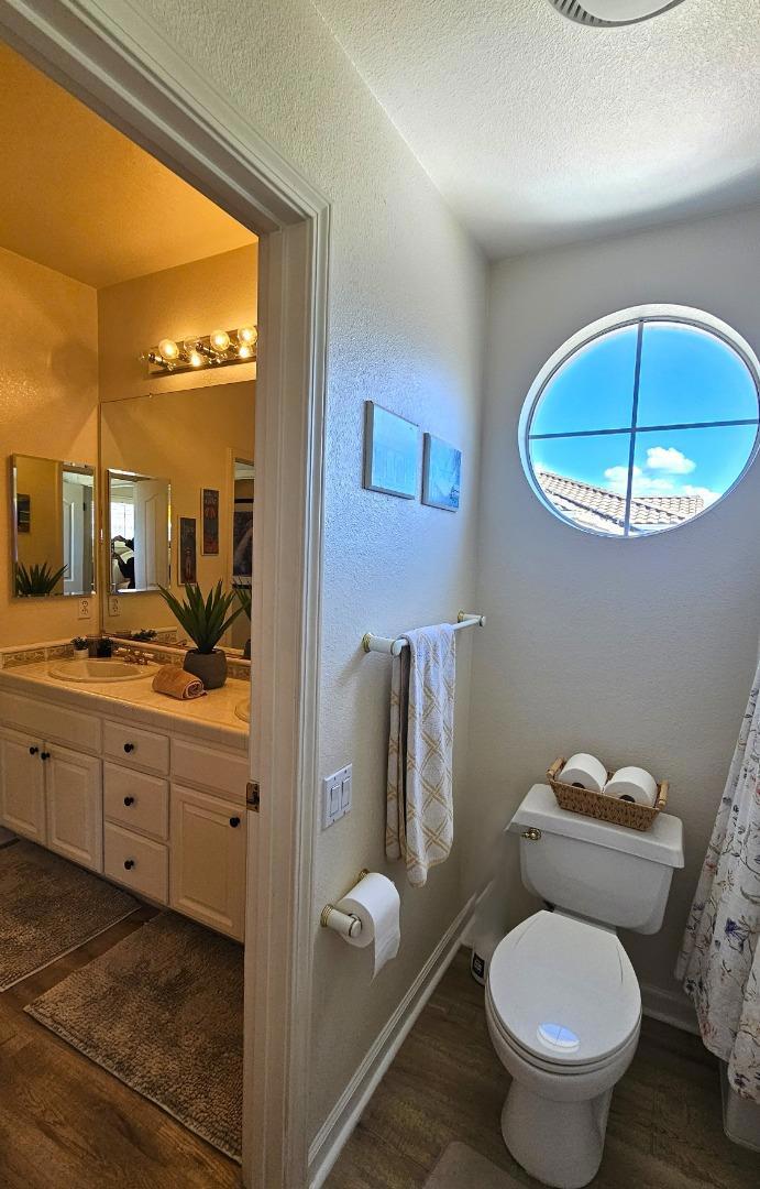 https://media.crmls.org/mediaz/154c501d-664c-4a05-a25e-0e33a4d40df3.jpg?preset=X-Large