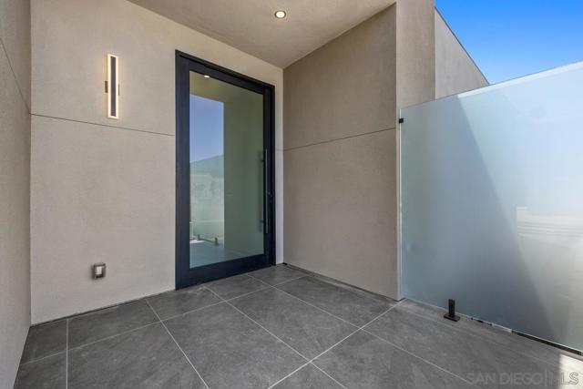 147 S Rios, Solana Beach CA: https://media.crmls.org/mediaz/154ca1ad-796a-4ae6-90f9-8a330b9a5b64.jpg