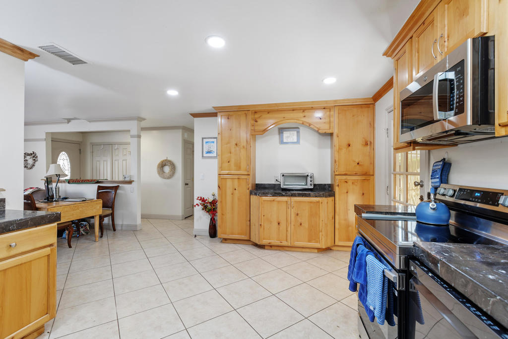 MLS #219137493DA image #5