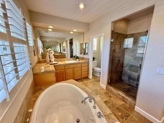 752 Barleta Ln, Livermore CA: https://media.crmls.org/mediaz/154d6e96-2620-4d11-8422-063c3161bc5d.jpg