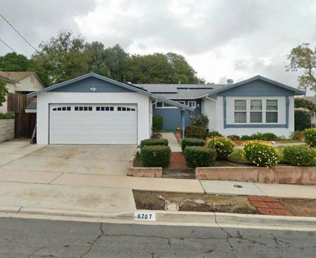 6707 Mineral Dr, San Diego CA: https://media.crmls.org/mediaz/154ddec9-2593-4255-a9cc-a0bfea398df2.jpg