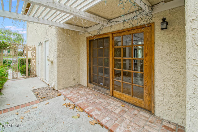 2111 Peak Place, Thousand Oaks CA: https://media.crmls.org/mediaz/154df52e-6ade-46a4-8cf1-61ca14fd37ae.jpg