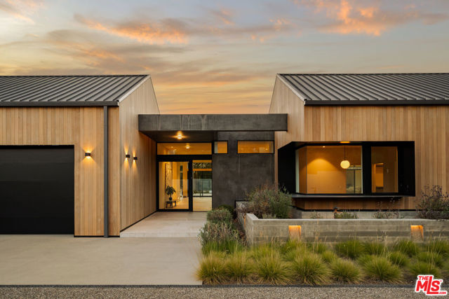 1225 Shippee Lane, Ojai CA: https://media.crmls.org/mediaz/154e2496-32db-4312-943f-db0e752b2510.jpg