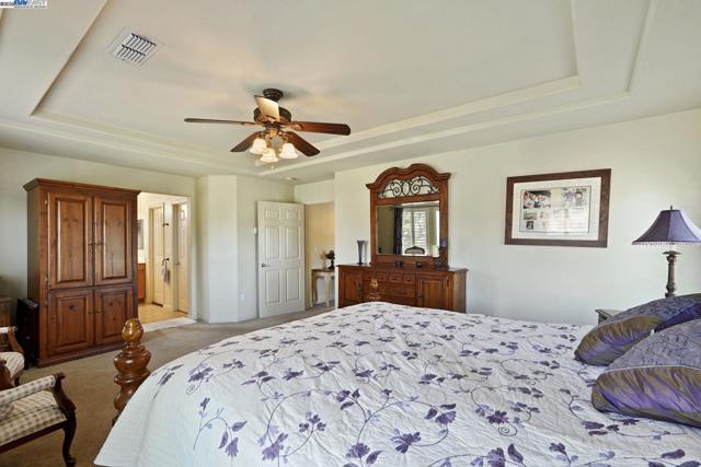 Image 23 of 53 For 5854 Riverbank Cir