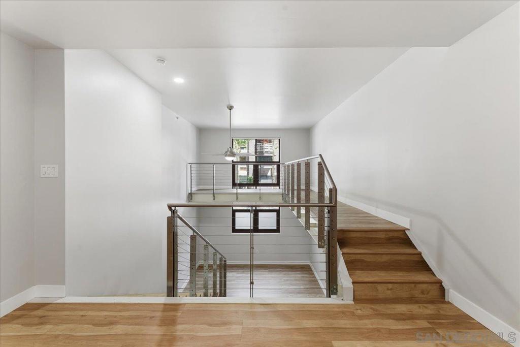 1150 J - photo 13