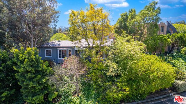 3217 Bennett Drive, Los Angeles CA: https://media.crmls.org/mediaz/154e9a7a-85b6-48b2-a3aa-fe9b1f7c2658.jpg
