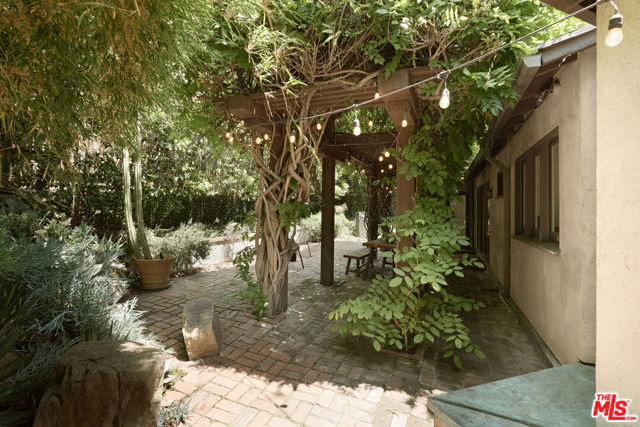 1959 Whitley Avenue, Los Angeles CA: https://media.crmls.org/mediaz/15507064-81e0-48ce-be2c-ff01fa4a7070.jpg