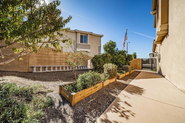 Detail Gallery Image 33 of 36 For 2044 Campo Verde Ct, Escondido,  CA 92026 - 4 Beds | 3/1 Baths