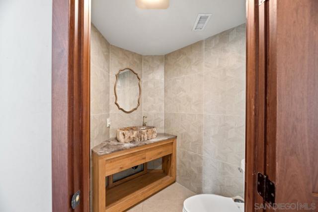 6675 Caminito Lindrick, La Jolla CA: https://media.crmls.org/mediaz/15509fdb-8f25-414f-b793-1c9ba8679d71.jpg