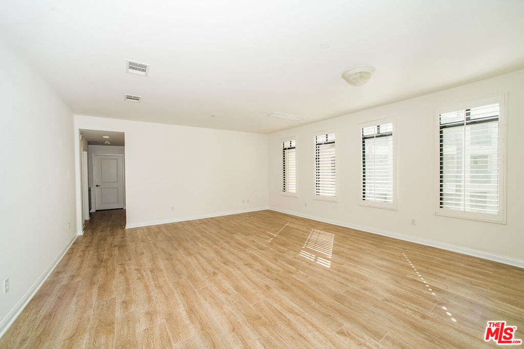 5625 Crescent Parkway #219