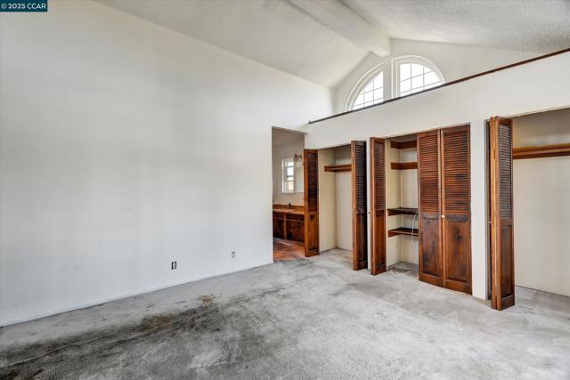 1069 16Th St, Oakland CA: https://media.crmls.org/mediaz/1551084a-ef01-4676-b98c-b92d773739ca.jpg