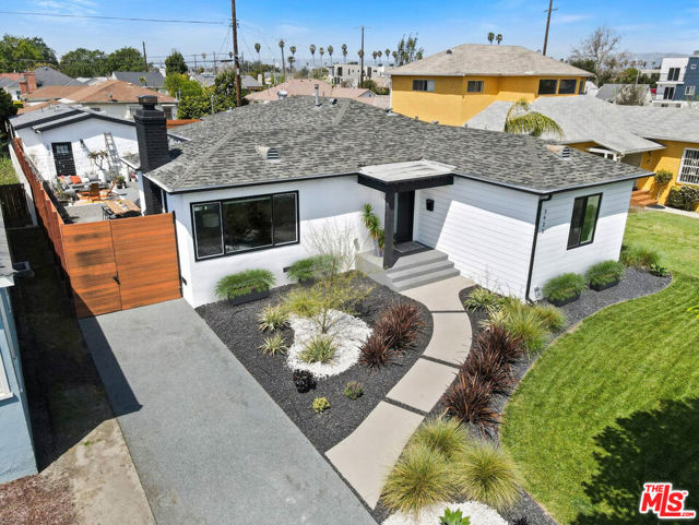 3625 Somerset Drive, Los Angeles CA: https://media.crmls.org/mediaz/15518f36-42bd-4051-acfd-d6139bfa8d18.jpg