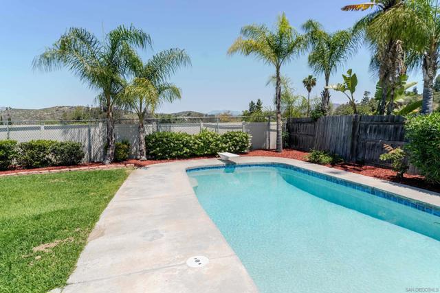 12466 Keemo Ter, Lakeside CA: https://media.crmls.org/mediaz/1551ae27-5f2b-43f7-85c4-70c4b4fe668e.jpg