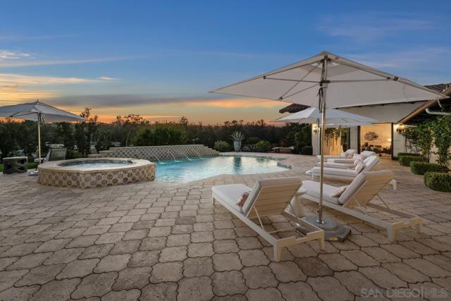16304 Via De Santa Fe, Rancho Santa Fe CA: https://media.crmls.org/mediaz/15523aa4-0f91-41ae-9e81-8a6ba8e17aab.jpg