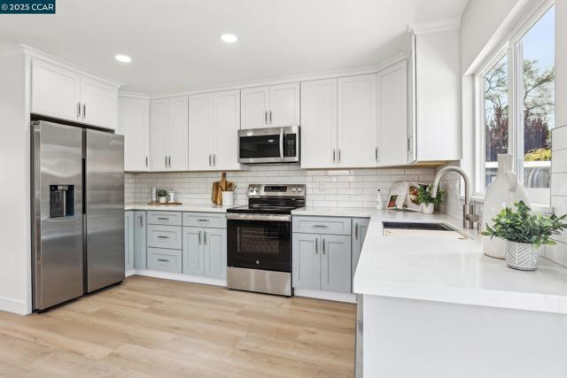 562 Swallow Dr, Livermore CA: https://media.crmls.org/mediaz/15525f53-29dc-4770-8178-5efc51d86a77.jpg