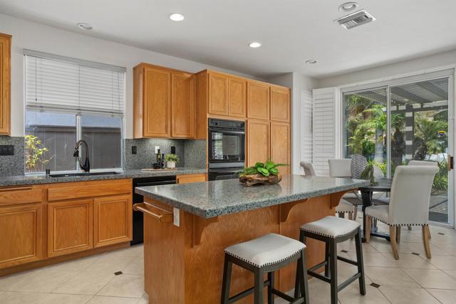 2228 Corte Ananas, Carlsbad CA: https://media.crmls.org/mediaz/15528385-da11-41c1-bc96-44eb2c2aa582.jpg