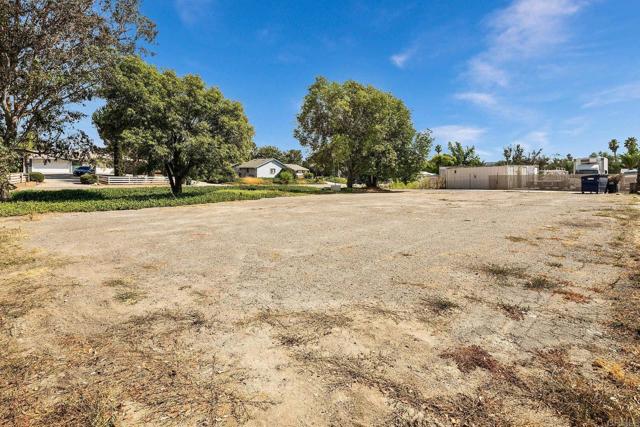 2548 Main Street, Ramona CA: https://media.crmls.org/mediaz/1552d3fa-a44b-4cba-b878-cb39dde5e0a2.jpg