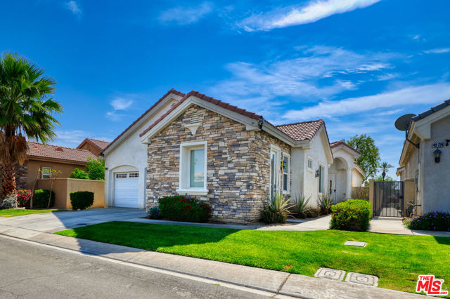 49706 Wayne Street, Indio CA: https://media.crmls.org/mediaz/1552ff6b-2718-413c-a7ac-3c0800c9f12a.jpg