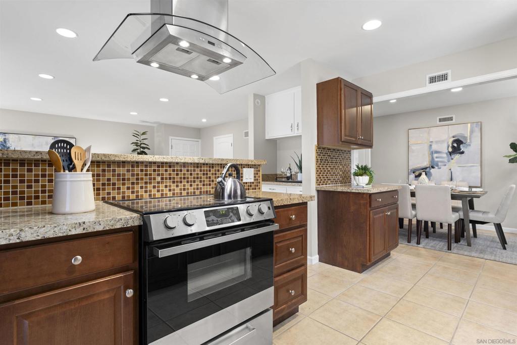 MLS #250034294SD img 24