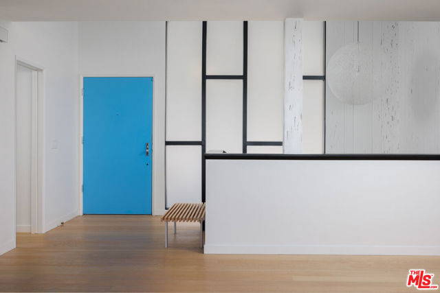 3268 Wrightwood Drive, Studio City CA: https://media.crmls.org/mediaz/1554085d-f5a0-4648-b283-9ec5912a17b8.jpg