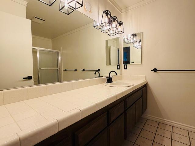 1100 Terra Way, Roseville CA: https://media.crmls.org/mediaz/15541cd0-f1be-4ac5-a899-c18f981796ce.jpg