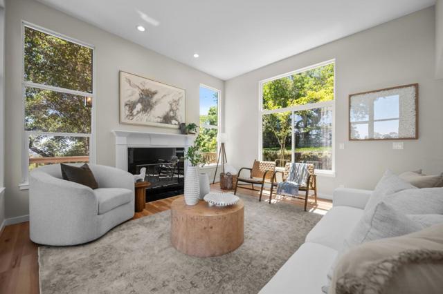 3554 Oak Knoll Drive, Redwood City CA: https://media.crmls.org/mediaz/155457c8-ebf5-4897-8015-1a1664be6f1b.jpg