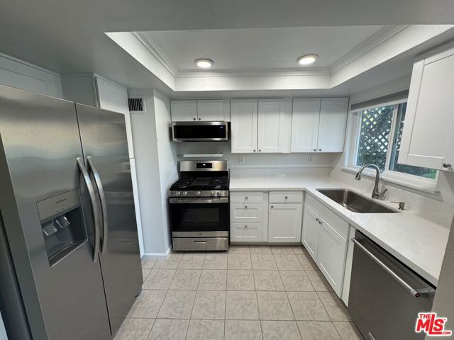 Image 9 of 27 For 41760 Largo  