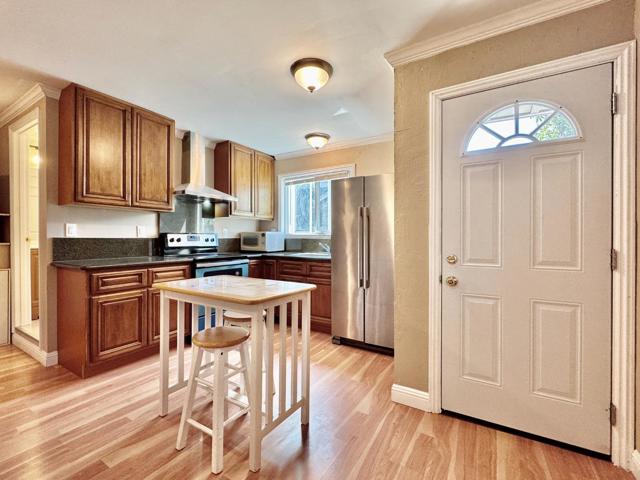 3801 Pacific Boulevard, San Mateo CA: https://media.crmls.org/mediaz/15547823-8257-4a80-b1c7-83f69bf8880f.jpg