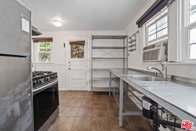 1236 1/4 N Cahuenga Boulevard, Los Angeles CA: https://media.crmls.org/mediaz/155526ba-620a-47fd-a40c-c54d88efc3d8.jpg