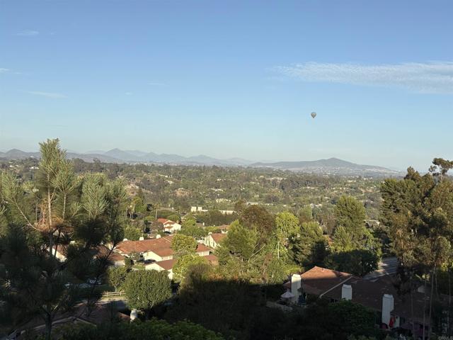 1866 Forestdale Drive, Encinitas CA: https://media.crmls.org/mediaz/1555c7af-0184-4699-8c75-343b9559dc9d.jpg