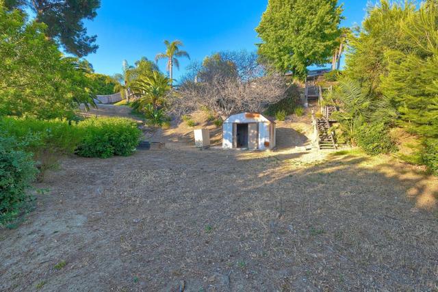 7219 Mimosa Dr, Carlsbad CA: https://media.crmls.org/mediaz/15562a5b-85d9-4f45-9d4b-4cc2849dbf4b.jpg