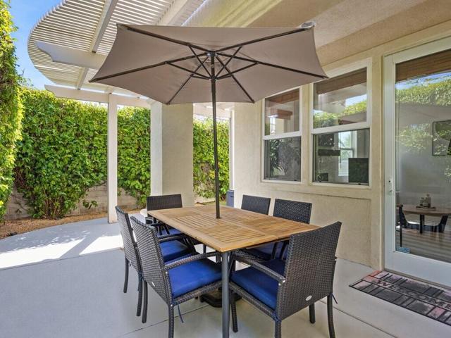 80872 Calle Azul, La Quinta CA: https://media.crmls.org/mediaz/15567988-8f31-4fb9-a8c7-0b65c923bbea.jpg