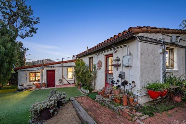 4210 Black Mountain Road, La Mesa CA: https://media.crmls.org/mediaz/15567e4b-c68b-4e46-8e3c-0b1861adb658.jpg
