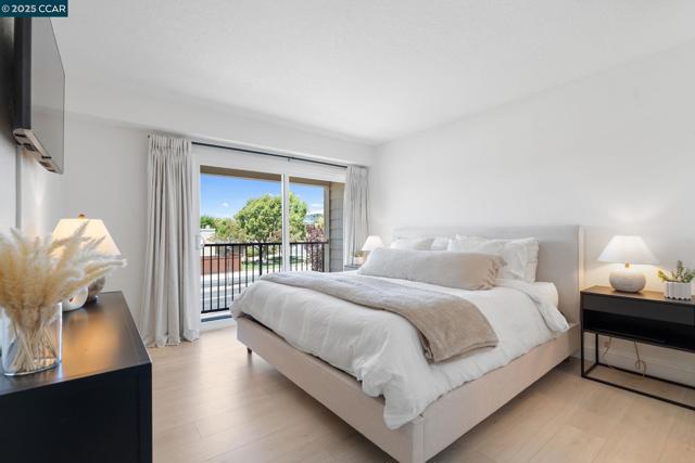 6625 Pioneer Ln, Dublin CA: https://media.crmls.org/mediaz/15572962-e26c-450d-abbd-767955be20ef.jpg