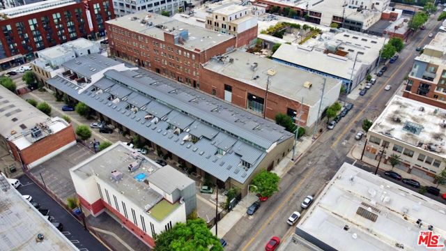 940 E 2nd Street, Los Angeles CA: https://media.crmls.org/mediaz/15574ee3-dd1a-4344-b58c-4c9abe836f15.jpg