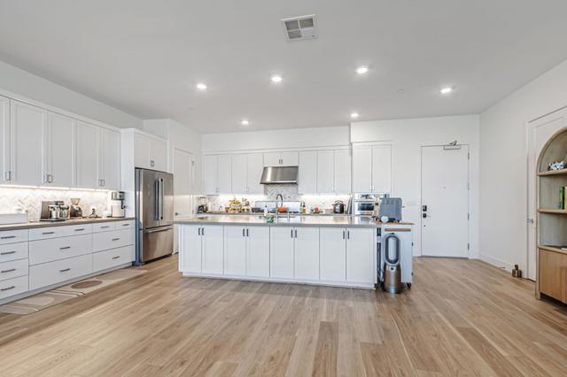 2250 Kilowatt Way, Fremont CA: https://media.crmls.org/mediaz/1557cdb8-d6e7-4229-951c-5e9ecc5ef0f9.jpg