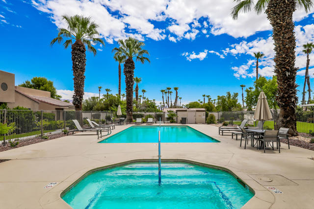 76790 Chrysanthemum Way, Palm Desert CA: https://media.crmls.org/mediaz/1558b810-5f8f-468f-8f88-6e0f63e0dcc7.jpg