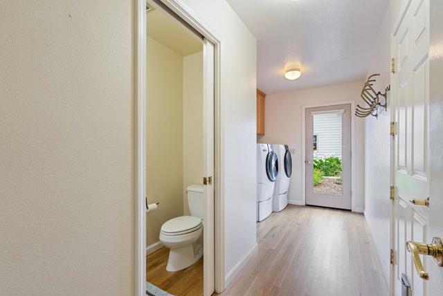 105 Louise Circle, Hollister CA: https://media.crmls.org/mediaz/1558ff7a-23c3-41ab-a31f-95636a528631.jpg