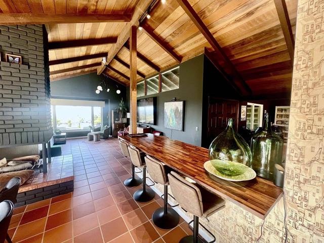 2073 Elevado Rd, Vista CA: https://media.crmls.org/mediaz/155a01f6-5f2b-4dcc-abbb-a06716cf42b3.jpg