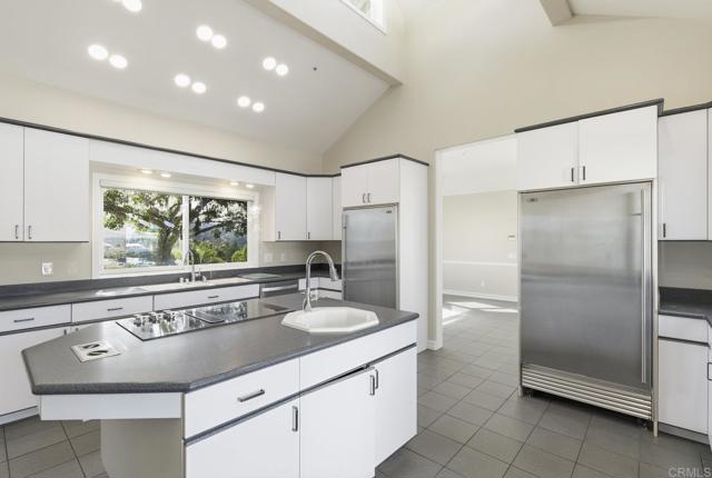 Detail Gallery Image 17 of 56 For 6802 Pakama Ln, Vista,  CA 92084 - 4 Beds | 4 Baths