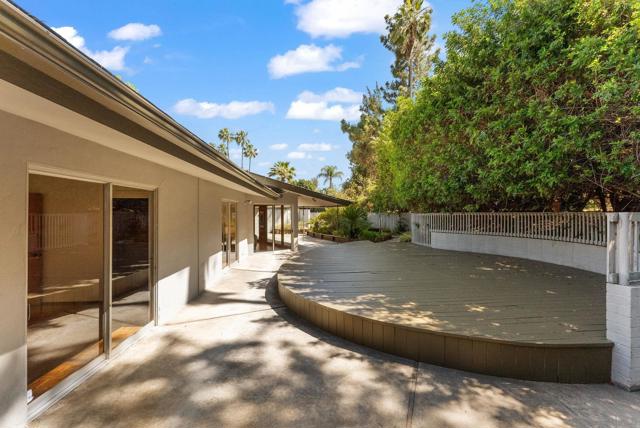 4936 Alzeda Drive, La Mesa CA: https://media.crmls.org/mediaz/155abe80-e145-4512-afca-2ed327e0a6f5.jpg