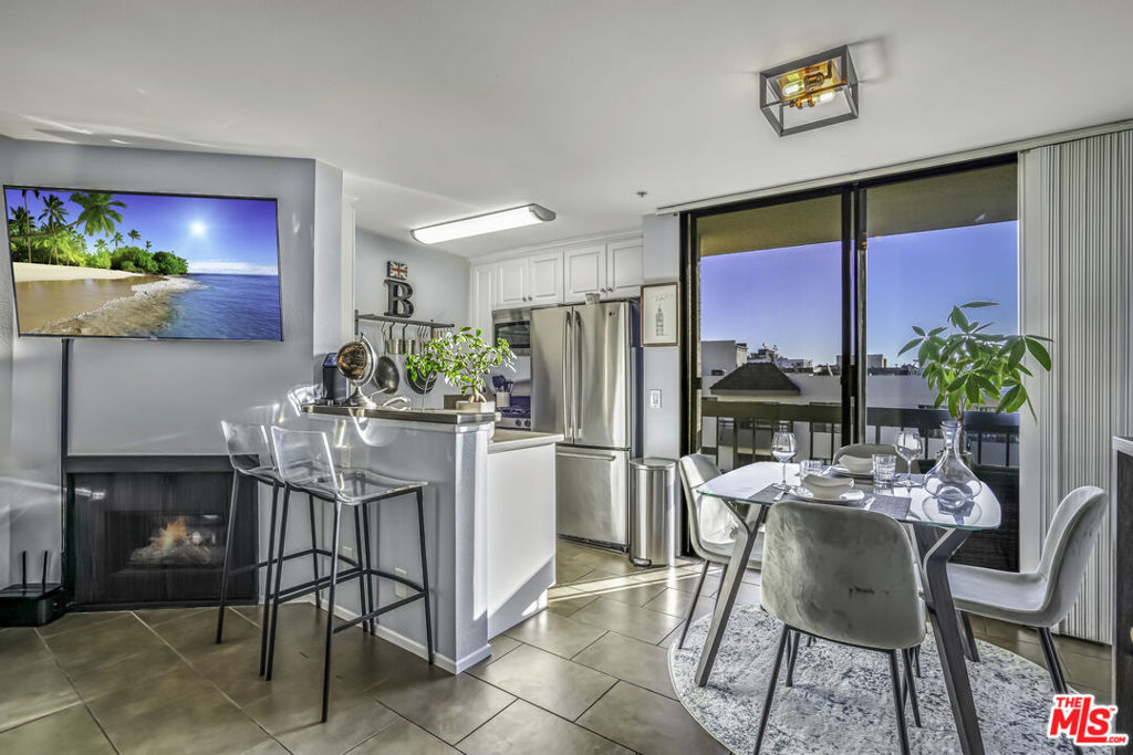 7320 Hawthorn Avenue #315