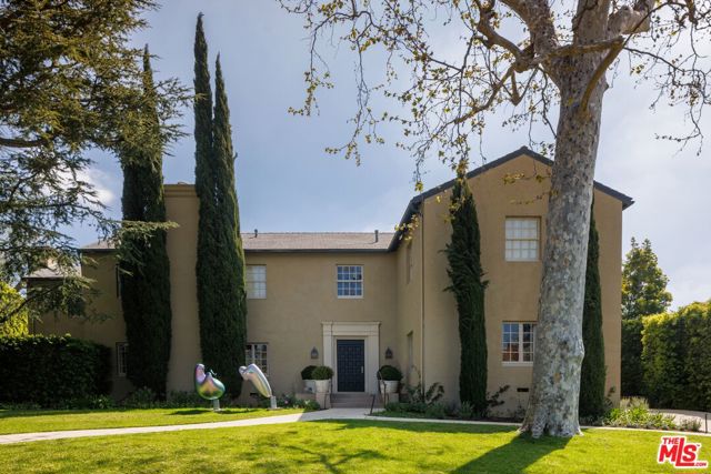 400 S Hudson Avenue, Los Angeles CA: https://media.crmls.org/mediaz/155bdb1d-677e-45f9-8aa8-60ffee42035e.jpg